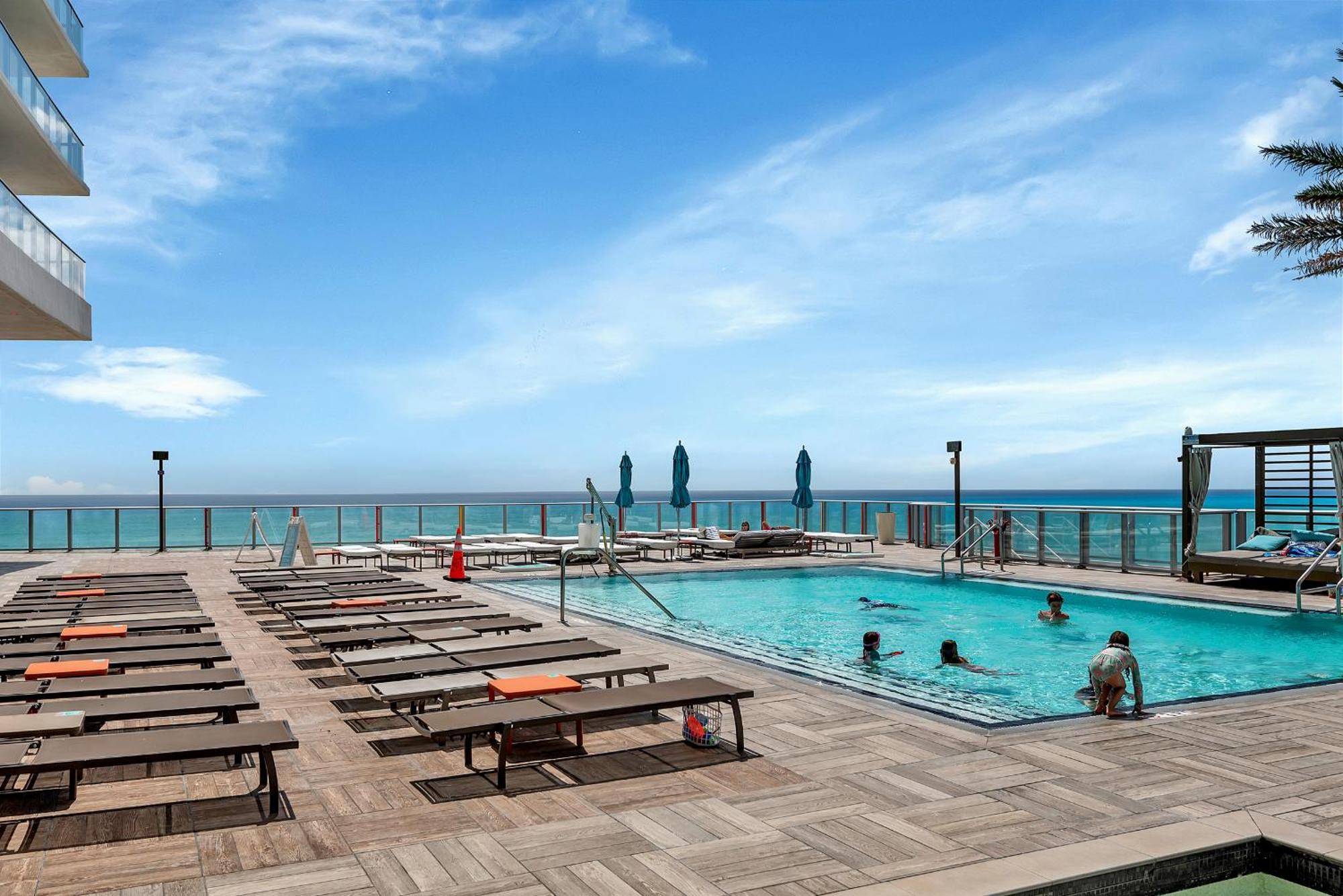 203-1Br/1Ba At The Beach Gem! Lux Amenities! ハリウッド エクステリア 写真
